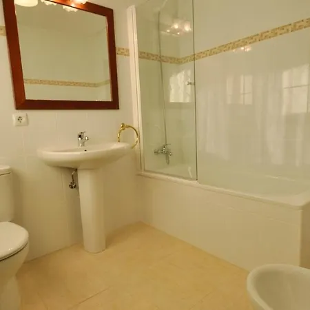 Sleeps 8 With Pool Air Con And Wifi Villa *