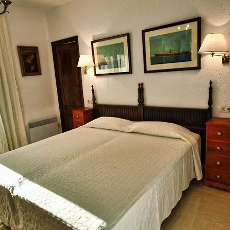 Sleeps 8 With Pool Air Con And Wifi Lloret de Mar