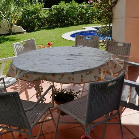 Sleeps 8 With Pool Air Con And Wifi Villa